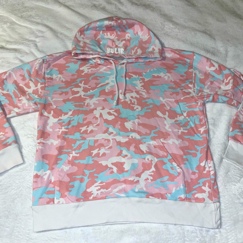 Kylie Jenner shop hoodie